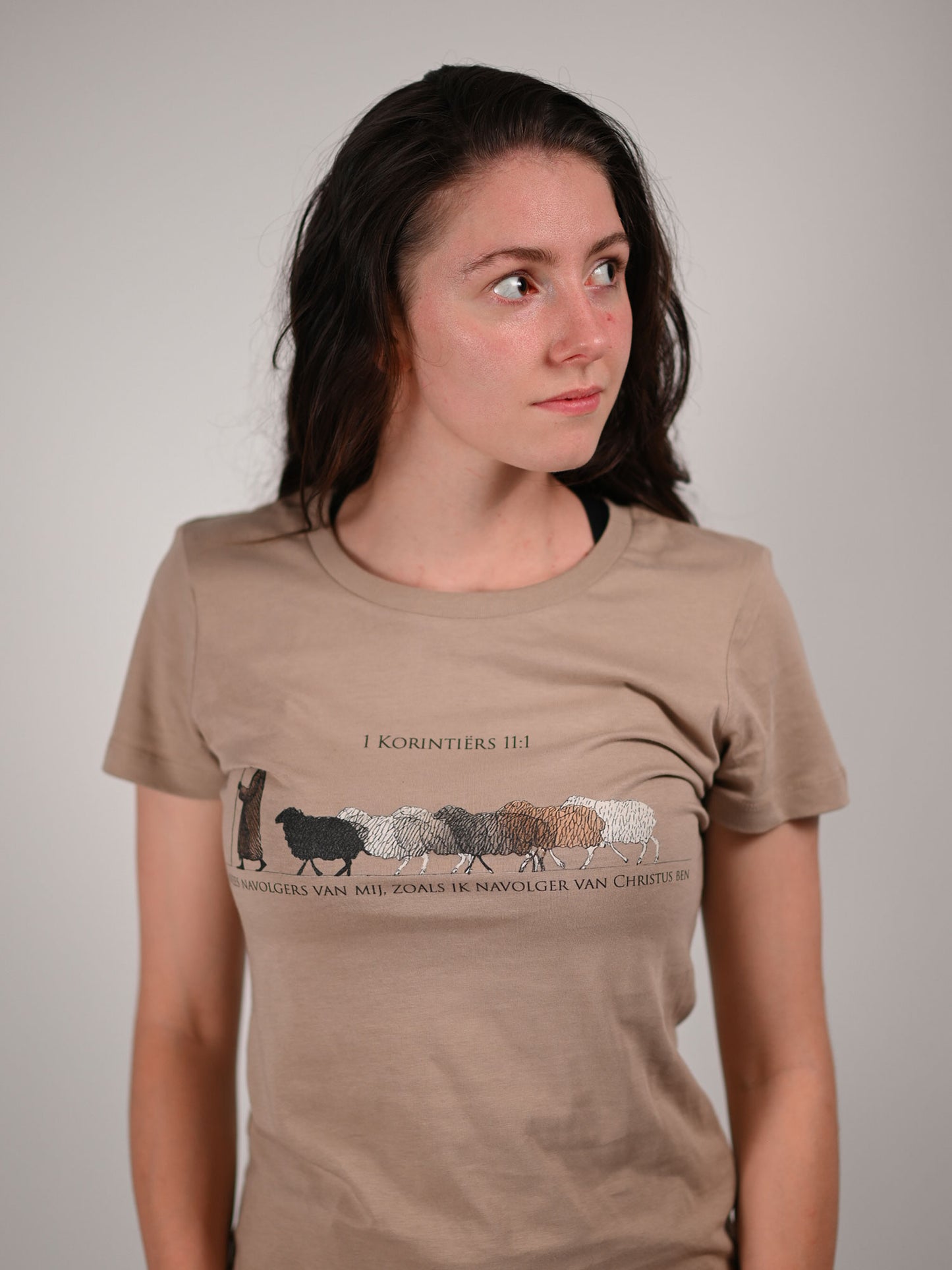1 Korinthe 11:1 T-Shirt vrouw close-up