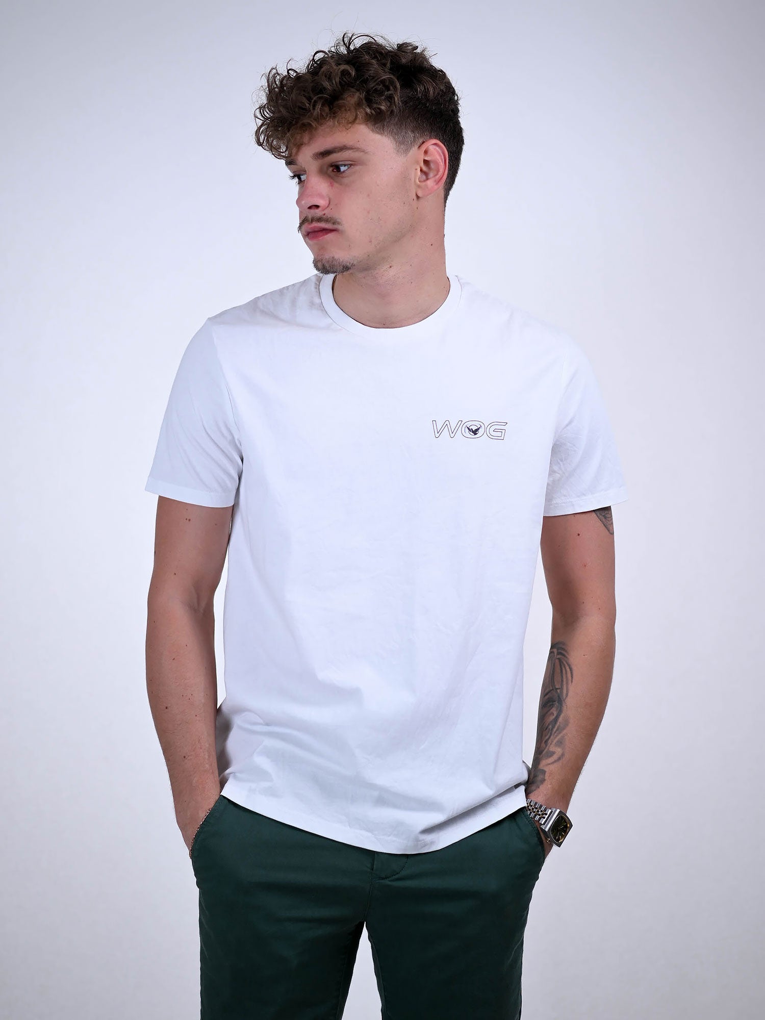 EPHESIANS 3:17 T-SHIRT wit detail