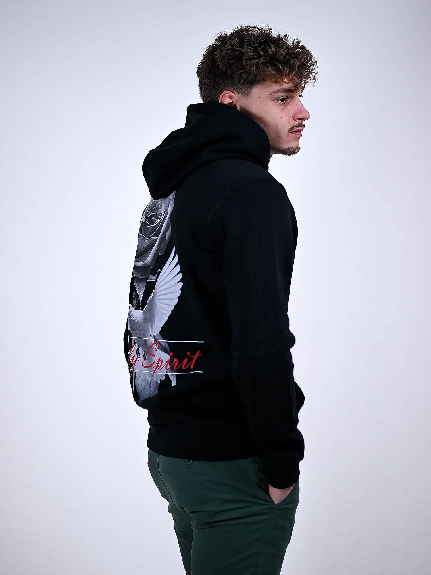 HOLY SPIRIT HOODIE zwart zijkant