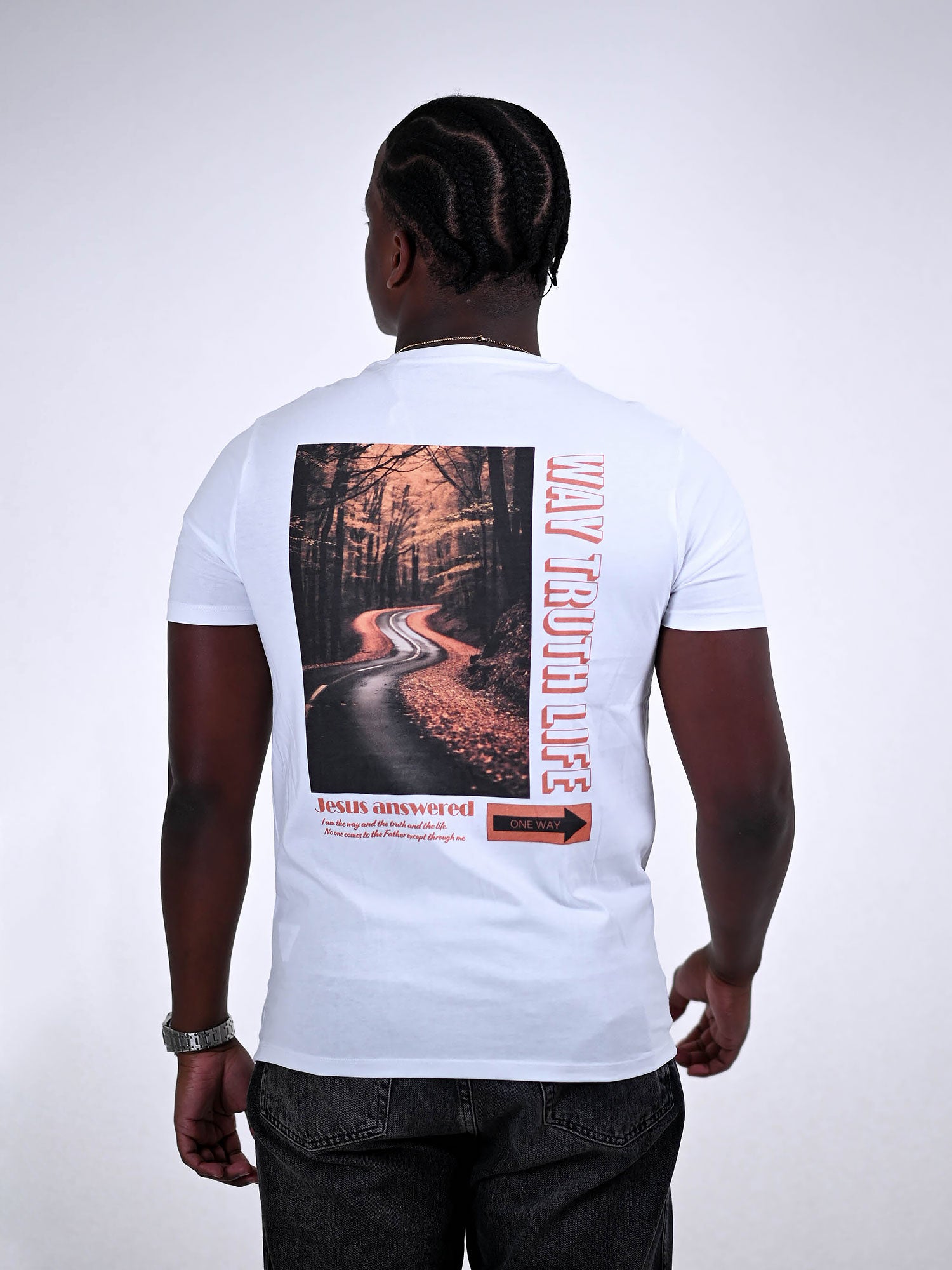 JESUS IS THE WAY T-SHIRT wit achterkant
