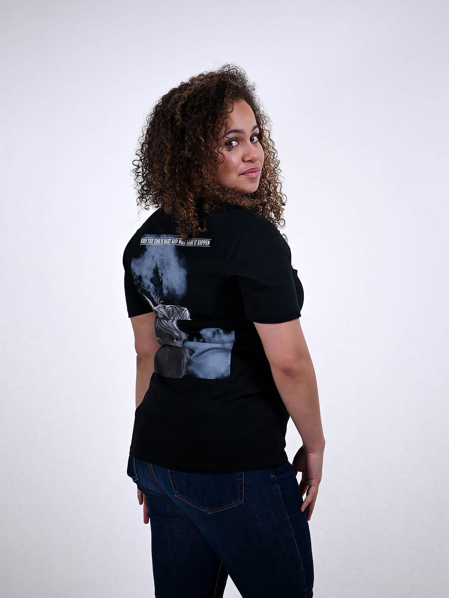 GOD WILL MAKE IT HAPPEN T-SHIRT zwart zijkant