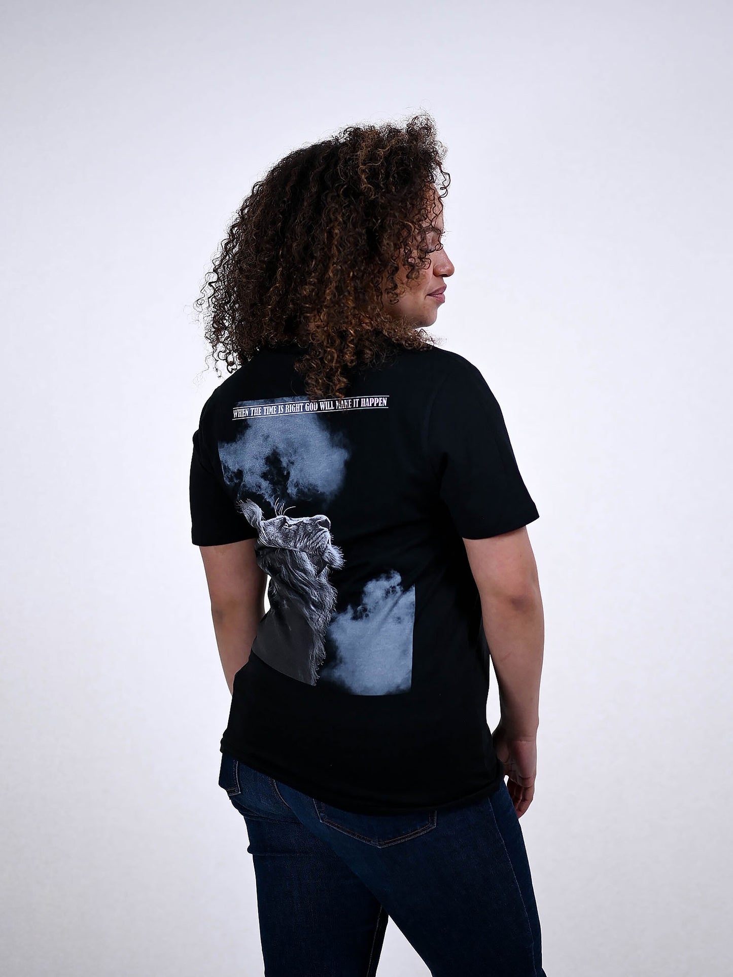 GOD WILL MAKE IT HAPPEN T-SHIRT zwart detail