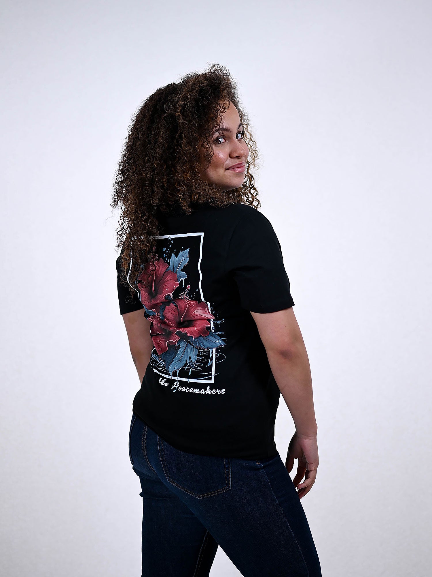 PEACEMAKERS T-SHIRT zwart detail
