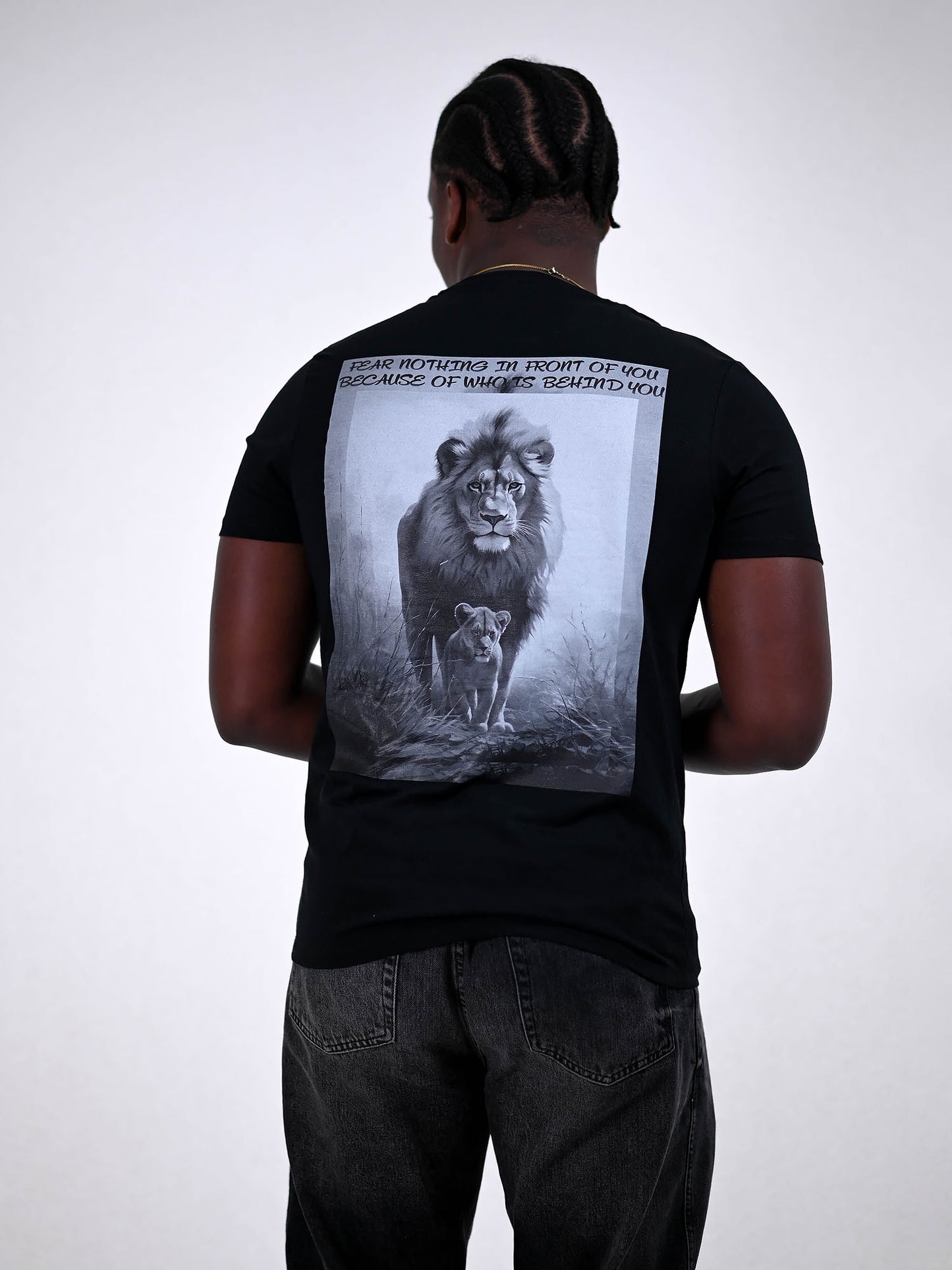 FEAR NOT T-SHIRT zwart achterkant