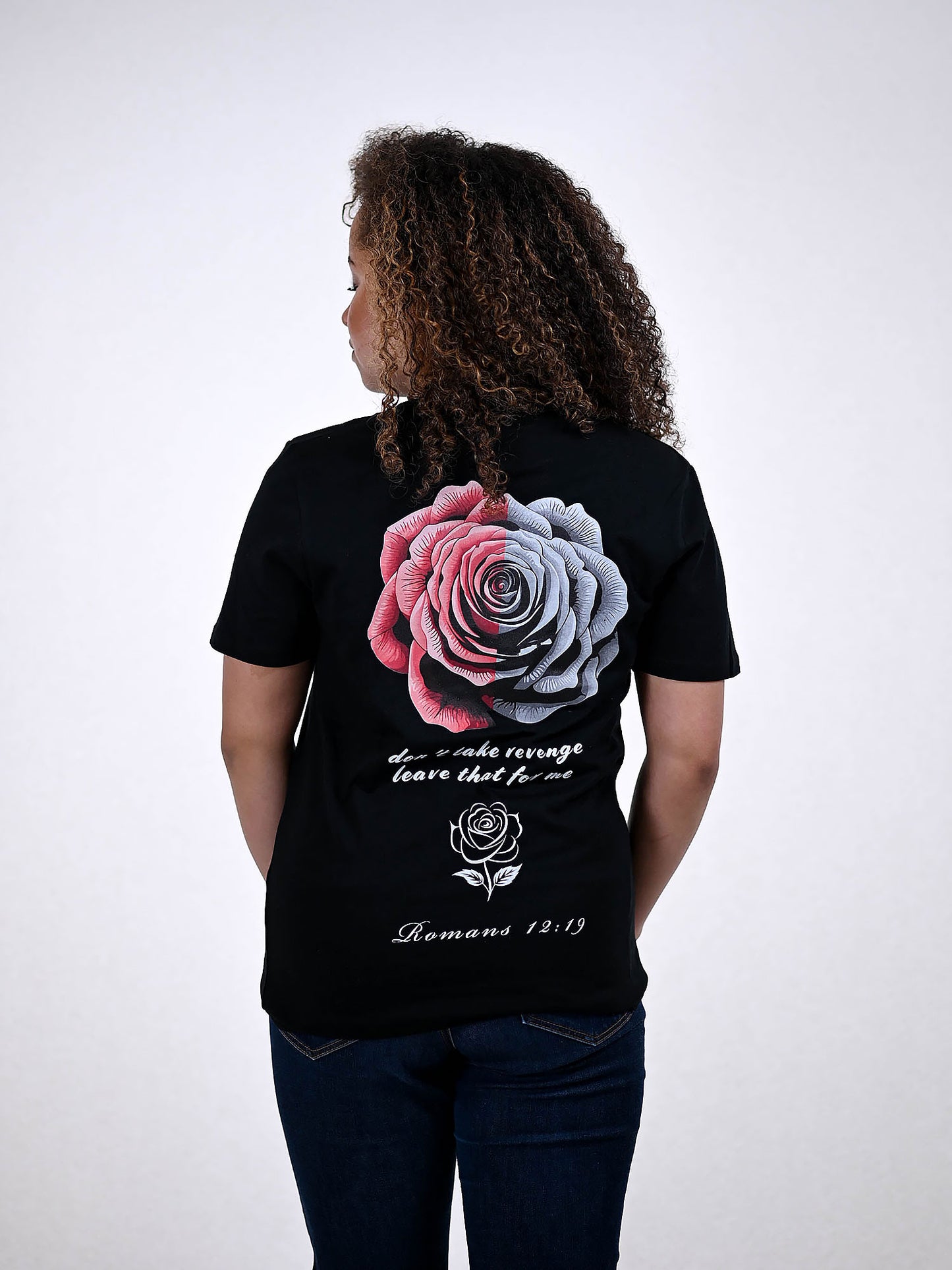 ROMANS 12:19 T-SHIRT zwart achterkant